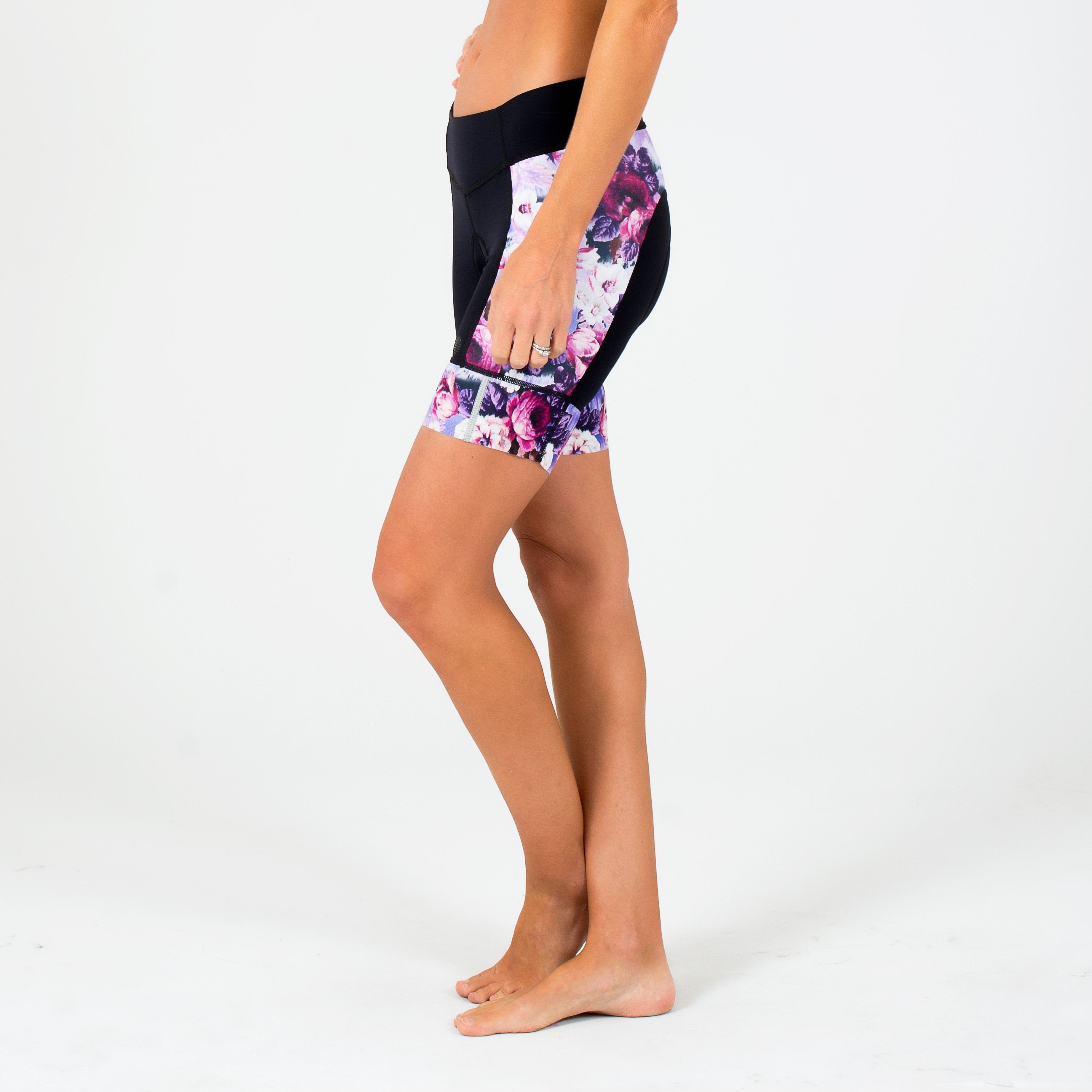 Peonies Daisy Short
